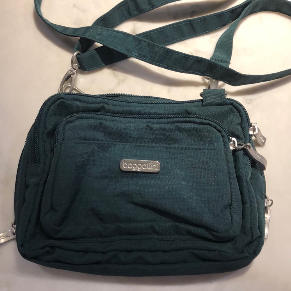 Baggallini travel purse